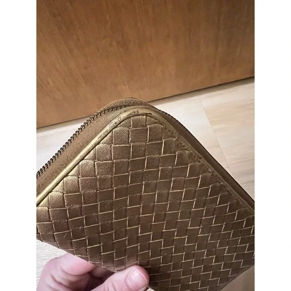 Bottega Veneta Gold Intrecciato Leather Zip Around Wallet Metallic Shiny - Picture 9 of 15